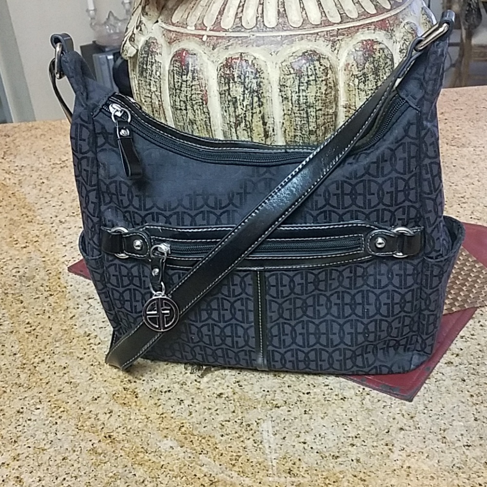Black shoulder purse